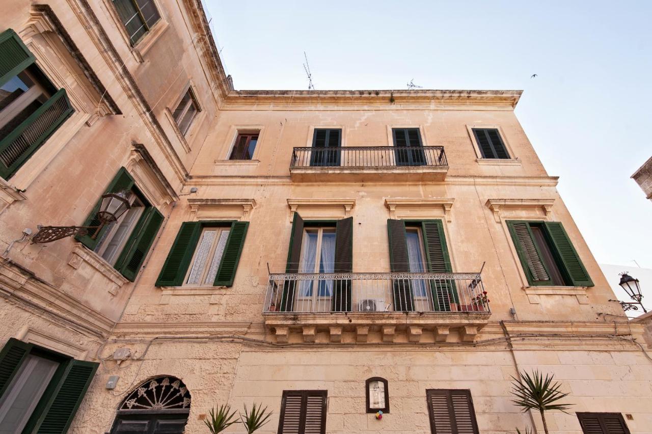 Castriota 19 - Jacuzzi Apartment Sit Lecce Bagian luar foto