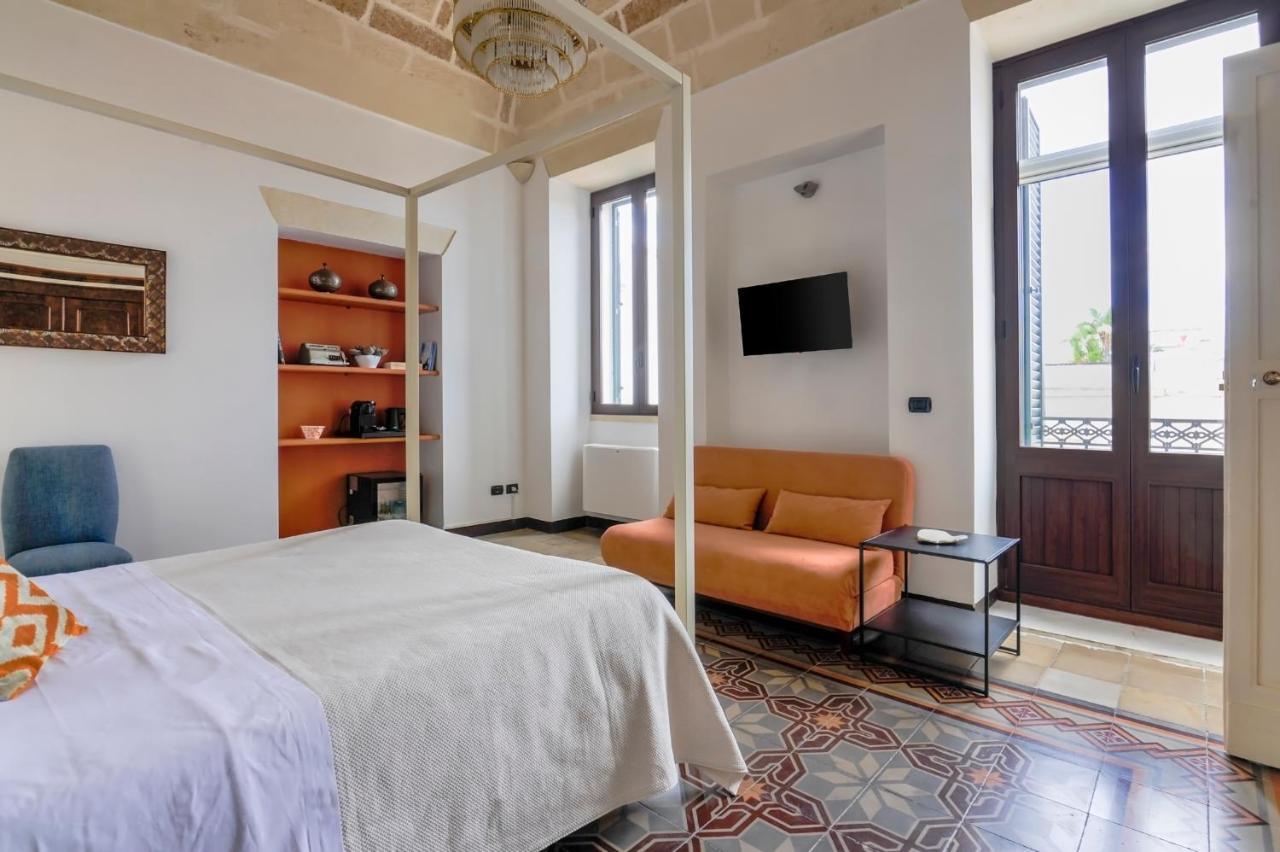 Castriota 19 - Jacuzzi Apartment Sit Lecce Bagian luar foto