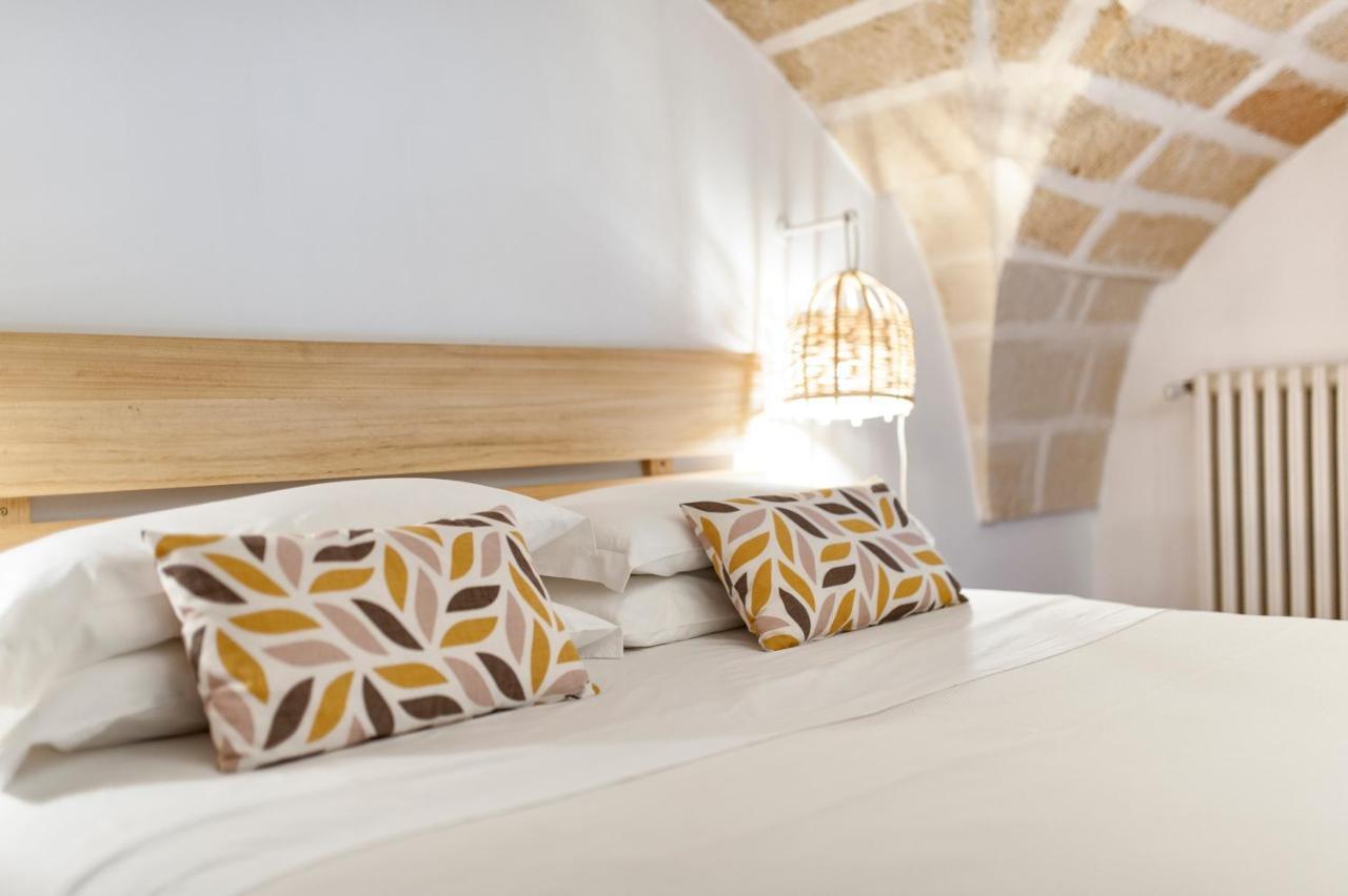 Castriota 19 - Jacuzzi Apartment Sit Lecce Bagian luar foto
