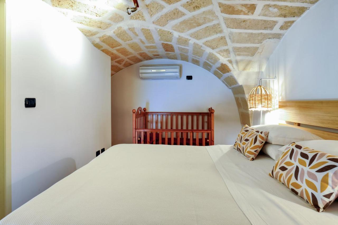 Castriota 19 - Jacuzzi Apartment Sit Lecce Bagian luar foto