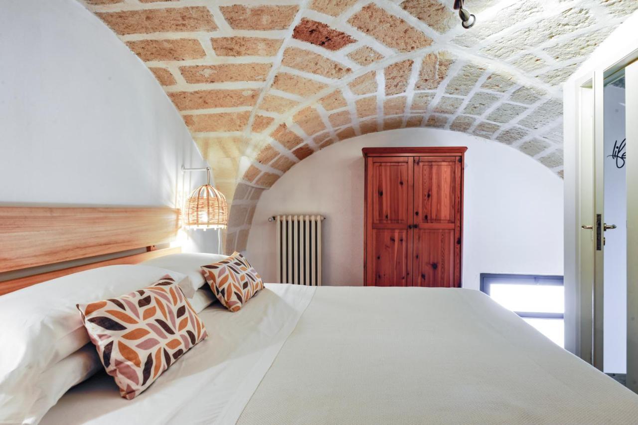Castriota 19 - Jacuzzi Apartment Sit Lecce Bagian luar foto