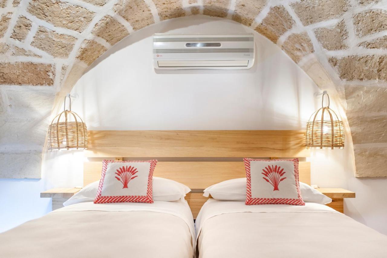 Castriota 19 - Jacuzzi Apartment Sit Lecce Bagian luar foto