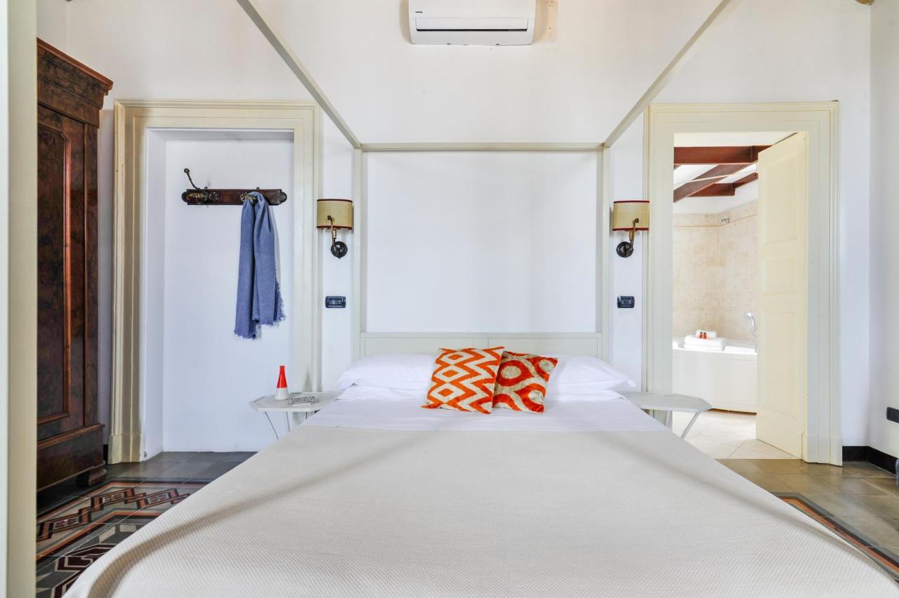 Castriota 19 - Jacuzzi Apartment Sit Lecce Bagian luar foto